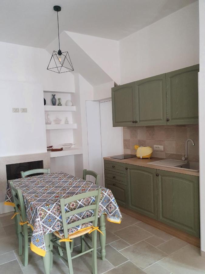 A Due Passi Dal Centro - Monte Grappa Villa Alberobello Bagian luar foto